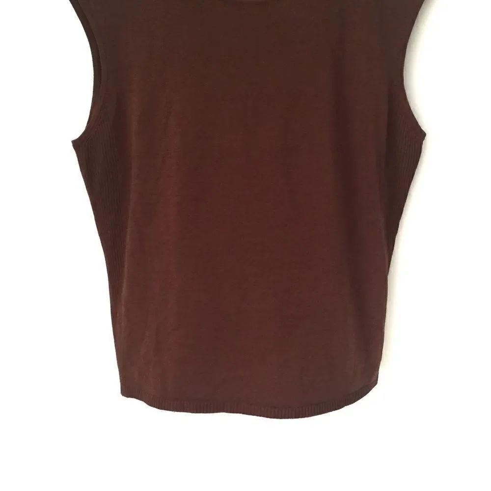 Finity Basic Top in Brown Size L - Picture 3 of 7